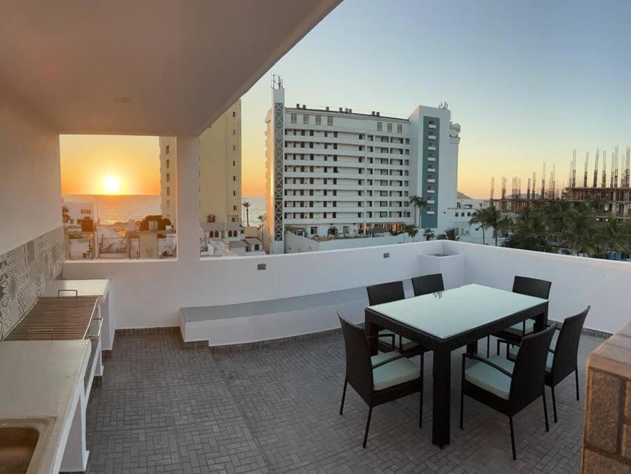 2Br/2Ba Condo 1 Block To Ocean! - Unit 3 Масатлан Экстерьер фото